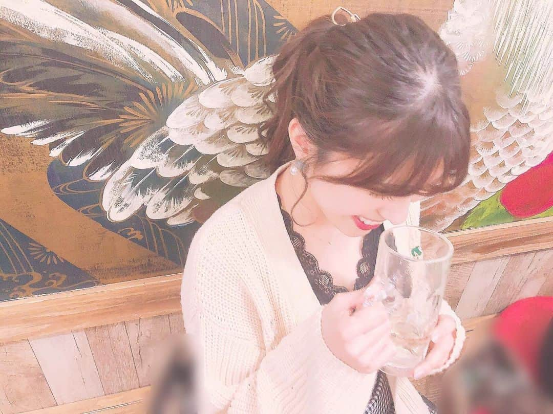 小嶋菜月さんのインスタグラム写真 - (小嶋菜月Instagram)「一緒に一杯どう？🍻♥️ . . #私も #大人になりました #後ろ #絵 #迫力 #すごい #笑」7月6日 21時44分 - kojimanatsuki_offical