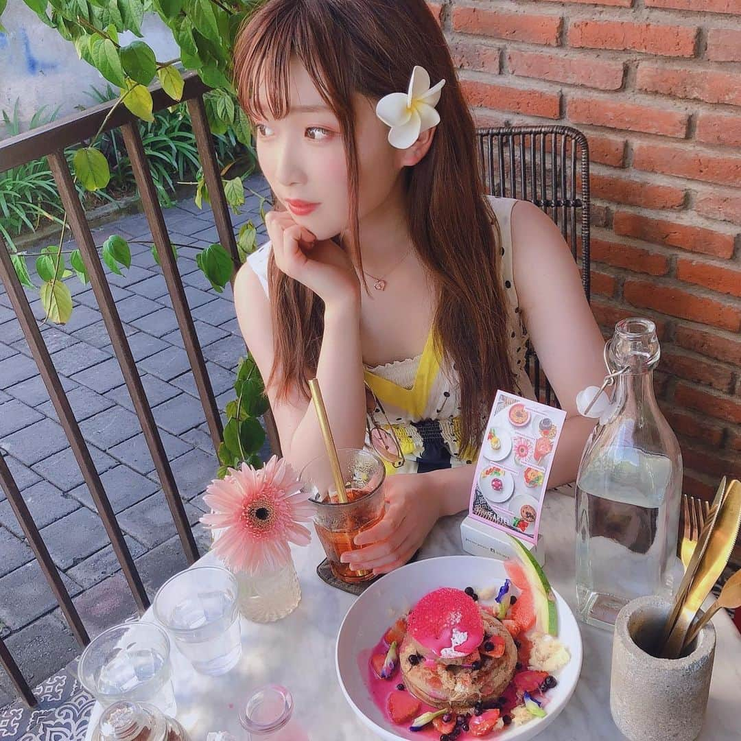 平野友里（ゆり丸）さんのインスタグラム写真 - (平野友里（ゆり丸）Instagram)「🌺 ♡  早く梅雨明けてピッカピカで アツイSUMMERにならないかな😎🌴 ♡  たのしい夏になるといいな🥺✨ 忙しい夏になるといいな🥺♥️ ・ ・ ・ ・  #バリ島 #バリ島旅行 #バリ島観光 #バリ島カフェ #バリ島情報 #バリ島グルメ #バリ島好き #バリ島🌴 #リゾートコーデ #リゾートワンピ #リゾートワンピース #海外旅行 #女子旅 #インスタ映え #フォトジェニック #カフェ巡り #カフェスタグラム #ゆり丸トラベル #映えスイーツ #パンケーキ #カフェ部 #海外ファッション #海外カフェ #海外カフェ巡り #ゆり丸コーデ #ゆり丸 #アイドル #ゆり丸カフェ巡り」7月6日 22時05分 - yurimaruchan___