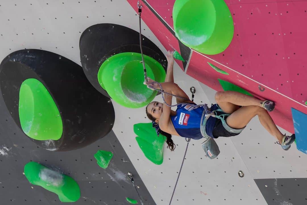 野口啓代のインスタグラム：「YES🛐 I'm into the Final with 4th place🥳🌸🌈💘* * I have not enough my endurance power but I have a chance to climb one more route tonight👏🏻✨I felt my Lead performance is better than last year already!🐣☘️* * I can’t wait to climb Final 🤘🏻😎🤘🏻 * * 📸@bjornpohl  @au_official #大和証券 @thenorthfacejp @orientalbaio #三井不動産 @cowsoapcp #zeta  @c3fit @lasportivajp @petzl_official  @newhale_japan」