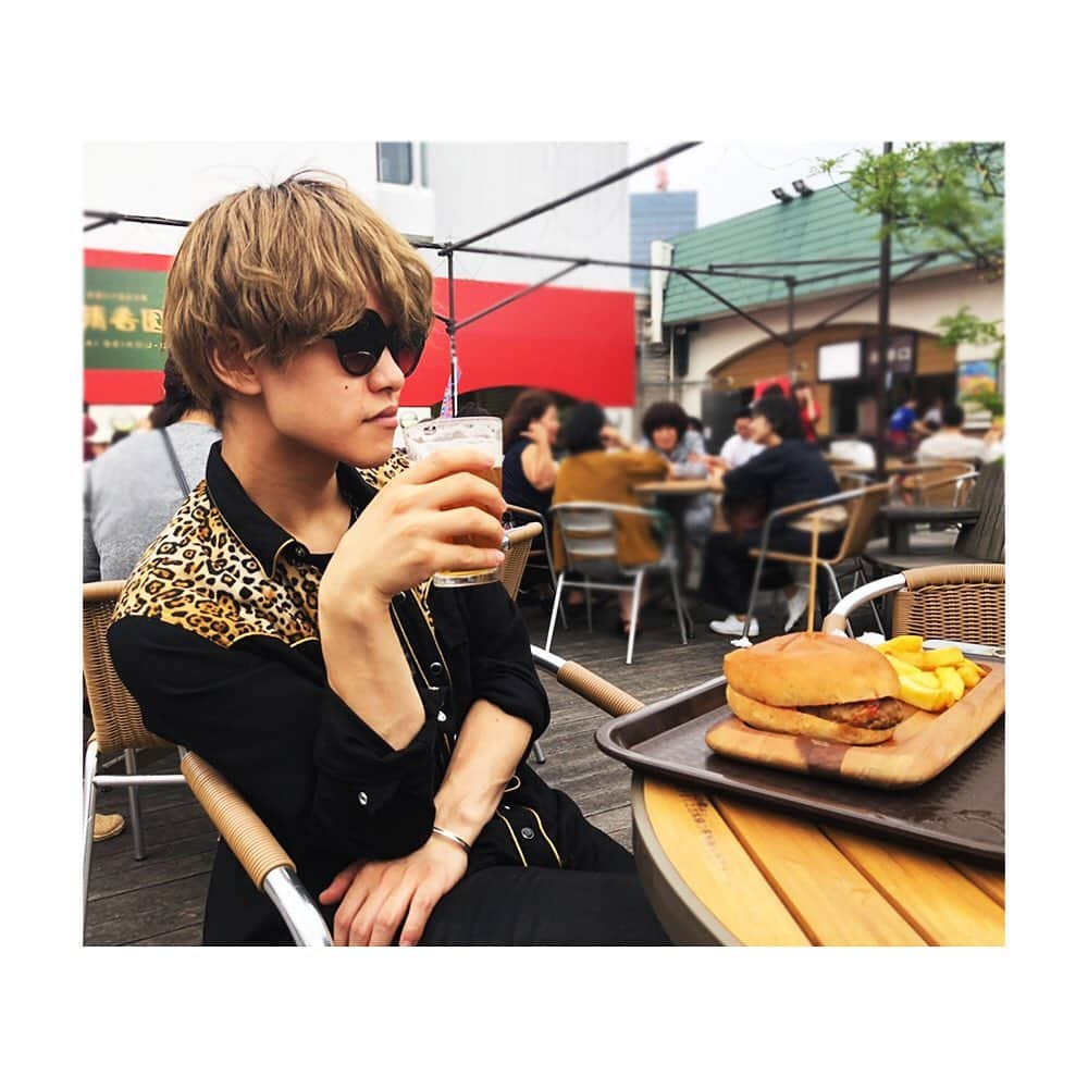 ベーコンさんのインスタグラム写真 - (ベーコンInstagram)「Hawaiian🍻🍔🌺」7月6日 22時20分 - umadura_bacon