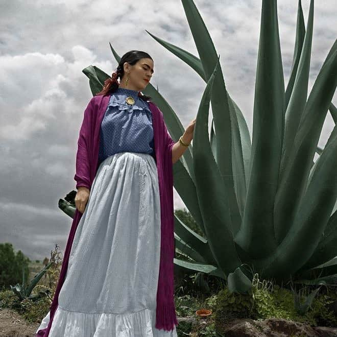 Vogueさんのインスタグラム写真 - (VogueInstagram)「“Frida was so free,” says Rio Uribe. “She gave everything, in every self-portrait, in every painting, in every corset . . . . I mean, she was fully on display.” In honor of Frida Kahlo's birthday, tap the link in our bio for an interview with @gypsysport on the importance of Kahlo's legacy.」7月6日 22時26分 - voguemagazine