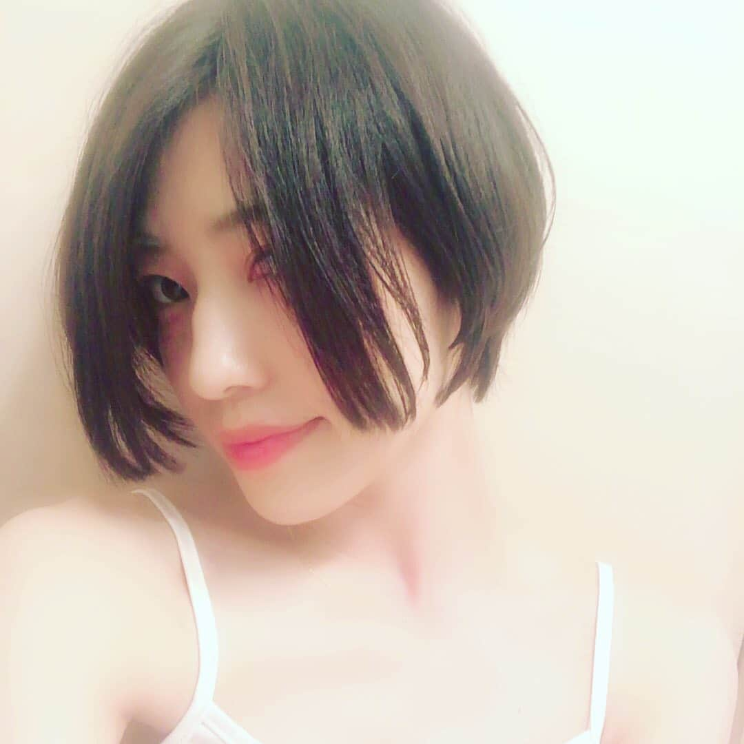 市川まさみさんのインスタグラム写真 - (市川まさみInstagram)「💗💗💗 #freera #omotesando #hairstyle #shorthair #グレージュ #前下がりショートボブ」7月6日 22時27分 - ichii710