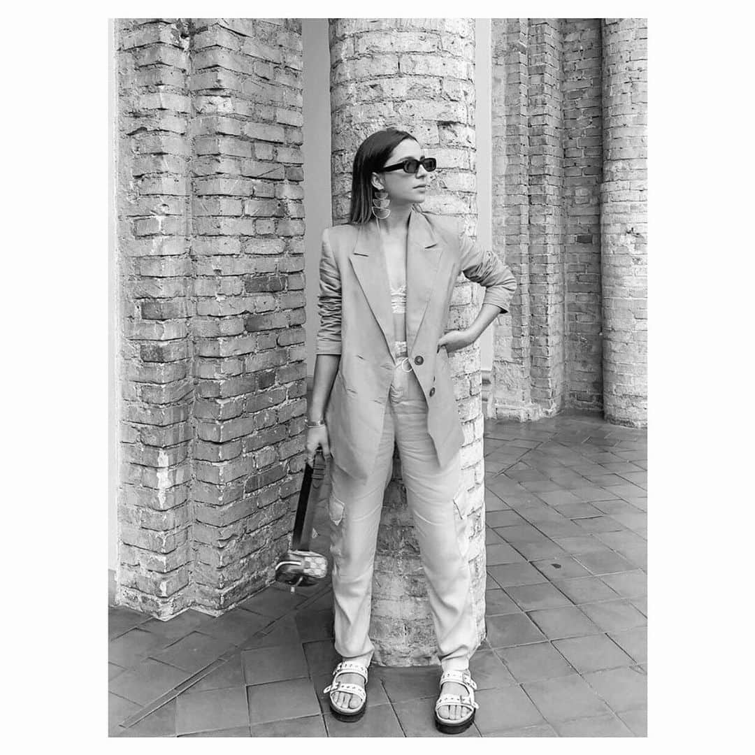 Schutzのインスタグラム：「WEEKEND MOOD ON: @mariaechagas with #schutzresort」