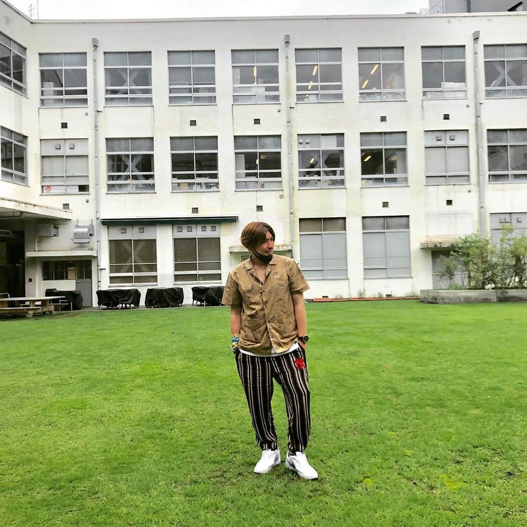 りんたろーさんのインスタグラム写真 - (りんたろーInstagram)「かねちが地味な服着たら一切バレないっていうからやってみたけど滅茶苦茶バレる💦デカすぎる。こんなデカいチャラ男が存在しないんだ。  @svolme_official」7月6日 22時42分 - rin_the_sky