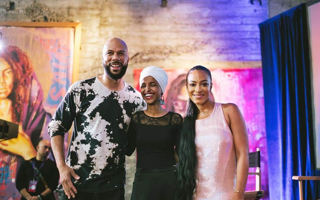 コモンさんのインスタグラム写真 - (コモンInstagram)「“Love + Resistance = Liberation” @AngelaRye. It was an incredible event at @BMike2C’s beautiful Studio BE in New Orleans yesterday with Congresswoman @RepIlhanOmar and Angela. Thanks to everyone who came out and thank you to our Partners @GlblCtzn, @ColorOfChange and @ImaginexJustice. Photos by @TauriacPhoto.」7月6日 22時41分 - common