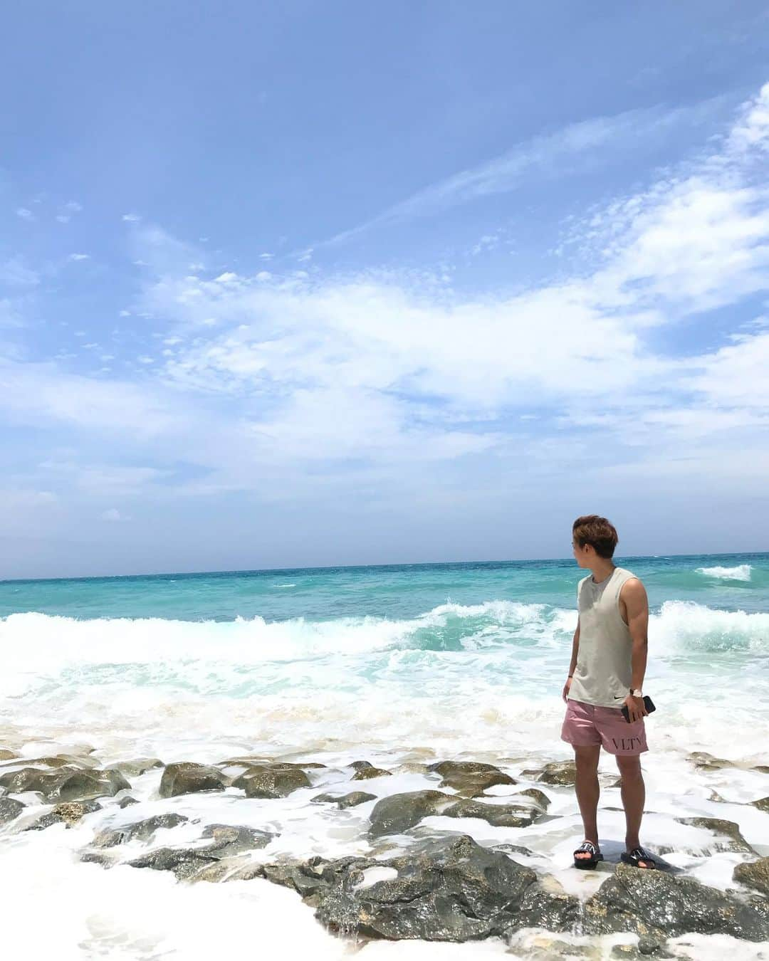 伊藤達哉さんのインスタグラム写真 - (伊藤達哉Instagram)「来間島のビーチ⛱🏖 綺麗すぎた❤️🇯🇵💯 War sehr schöne Strand von Kurima shi-ma❤️🏖」7月6日 22時37分 - tatsuyaito17