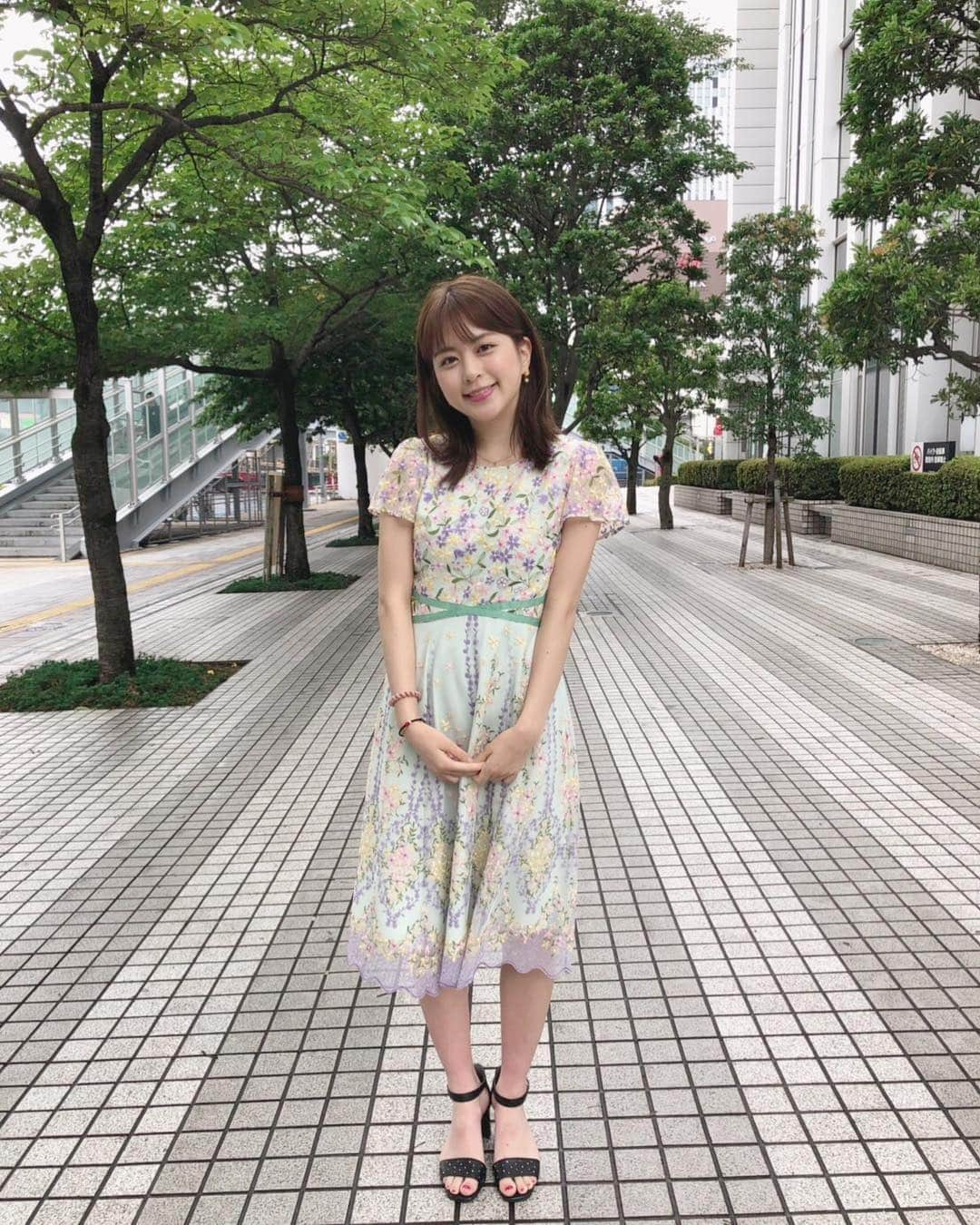 沖田愛加さんのインスタグラム写真 - (沖田愛加Instagram)「今日は全国的に蒸し暑くなりますが、 関東は、ひんやりします😮！ . . 上着を持ってお出かけください💗 . 7月に入りましたがお台場の朝はちょっと寒かったです🐶 . あ！そして明日は七夕〜🎋 なんのお願い事しますかー？😛💫 私のは投稿の4枚目みてください。笑 #めざど」7月6日 13時58分 - okita_aika