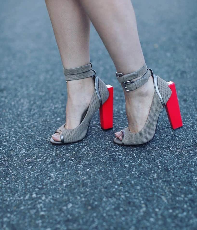 ユナイテッドヌードさんのインスタグラム写真 - (ユナイテッドヌードInstagram)「A heel to bring back? Introduced in 2008, the UNITED NUDE Block heel. This version was in 2012 ////// #killerheels #shoes #design #architecture #style」7月6日 14時51分 - unitednude