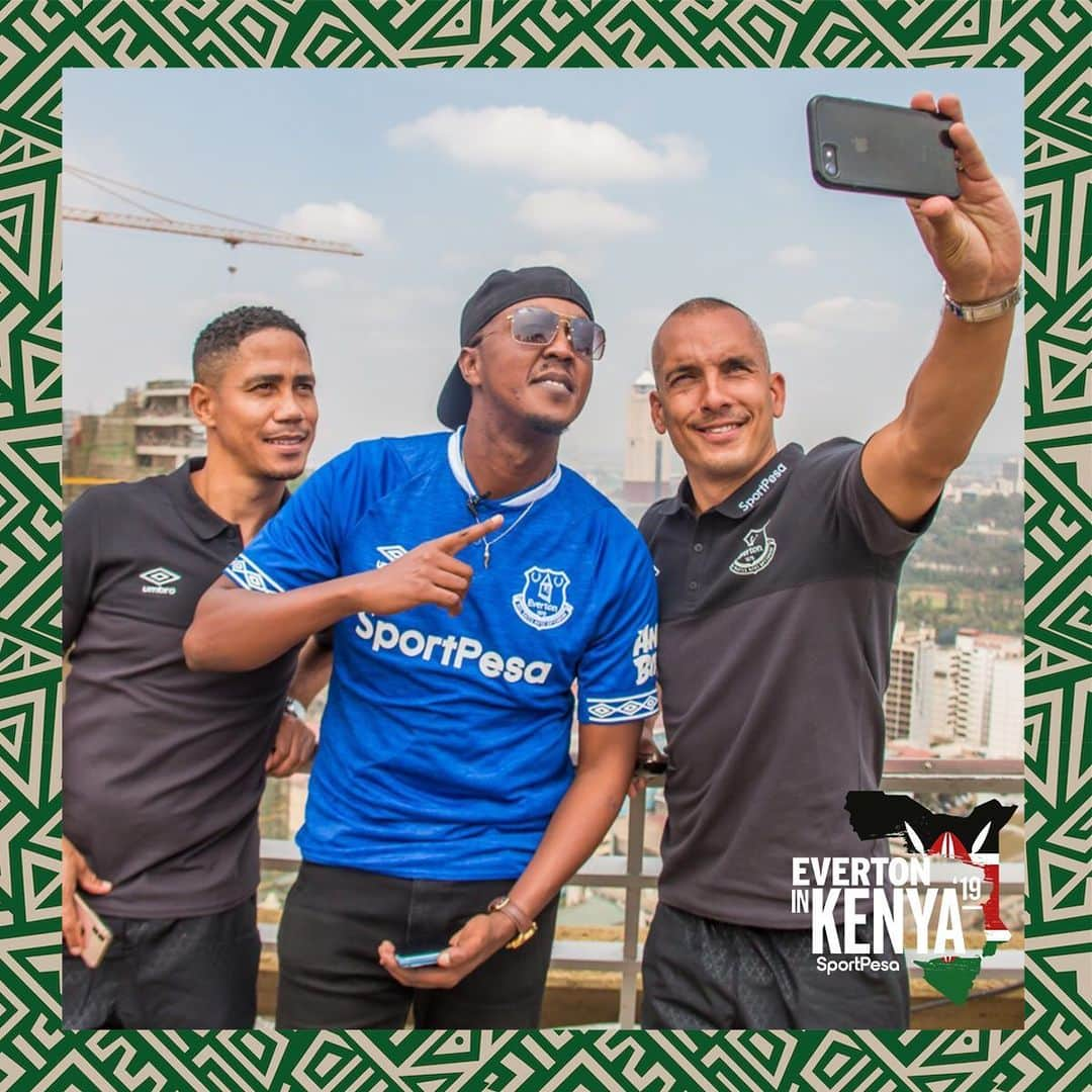 エヴァートンFCさんのインスタグラム写真 - (エヴァートンFCInstagram)「The sights and sounds of Nairobi. 🇰🇪 • • • #everton #efc #premierleague #epl #pl #evertoninkenya #kenya #nairobi #wyre #wyredalovechild」7月6日 15時04分 - everton