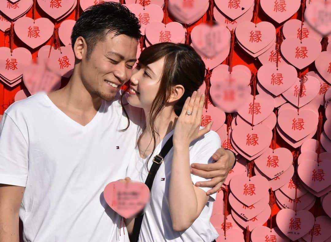 怜佳（カカオ接骨院 院長）のインスタグラム：「2019.4.27 カラードレス4着試着👗 式当日にカラードレス当てクイズをしたいな〜と考えているのでまだ試着したドレスの写真は載せないことにします😂  ドレスショップは岐阜にあるドゥエ ネガティヴォさんに行きました♪♪ 私が着たいカラードレスを扱っていたのと 口コミで他のドレスショップさんより値段も良心的ということだったので気になり予約！  いざ、行ってみると ご夫婦でお店をやられていて とても優しく丁寧に対応してくださり 素敵な時間を過ごすことができました💕 小物のレンタル代がかからないことや ドレスの持ち込み料もショップが負担してくださるので口コミ通りお値段も良心的✨  式までまだ日があるので ウエディングドレスを決定してから カラードレスを決めようと思っています☺️ #20190427 #カラードレス #ドレス試着 #岐阜 #ドゥエネガティヴォ #プレ花嫁 #結婚式準備 #名古屋 #エルダンジュ名古屋 #名古屋花嫁 #プレ花嫁さんと繋がりたい  #栁ちゃん夫婦 #接骨院#女性院長#女性柔道整復師#筋膜リリース#骨盤矯正#立体動態波#ハイボルテージ#フェイシャルエステ#腸活#オイルケアセラピスト#ボディケアセラピスト#健康#美容#春日井#勝川」