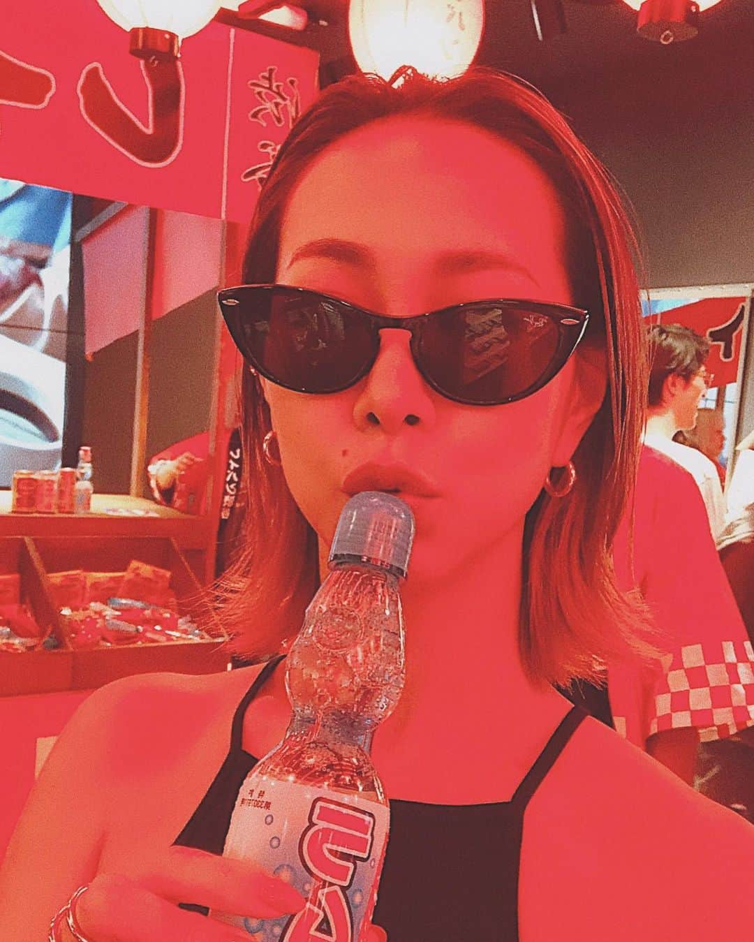 須田朱音さんのインスタグラム写真 - (須田朱音Instagram)「🏮 . 昨夜はRay-ban 渋谷1周年Partyへ🎶 . 一目惚れしたサングラス♡ ついでに新調しちゃったぁ〜😎 . この夏大活躍しそうっ🕶✨ . @rayban_japan #raybanshibuya #レイバン渋谷1周年 #七夕まつり」7月6日 15時39分 - akane_godo