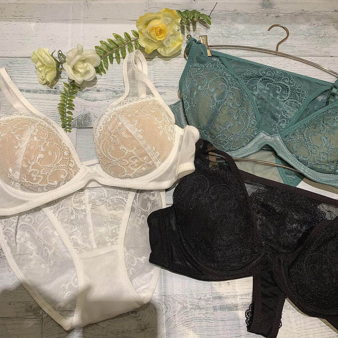 Ravijour札幌4丁目プラザ店のインスタグラム：「#onsale #ラヴィジュール  #ravijour  #ravijourstaff  #ravijourofficial  #ravijoursapporo  夏にぴったりのブラ💙 こちらもSALE商品ですよ❣️ 詳しくblog更新しました💍」