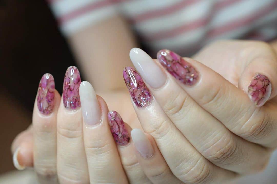 Yuka Maeda ::manicurelistのインスタグラム：「大阪市北区 梅田.中崎町.駅から徒歩7分🚶‍♀️ CADENAS nail eyelash  マツエクアカウント @cadenaseyelash LINE:@ cadenas 🆔検索🙋‍♀️ tel:06-4792-8617. cadenas.nail@gmail.com.  #5ever #husky #love #idk #nanook #beautiful #cute #instachile #fashion #nails #tbt #igers #chile #follow #instadaily #instagood #girl #me #swag #tflers #retrica #followme #tagsforlikes #amazing #smile #happy #picoftheday #photooftheday #tropjazz #secret」