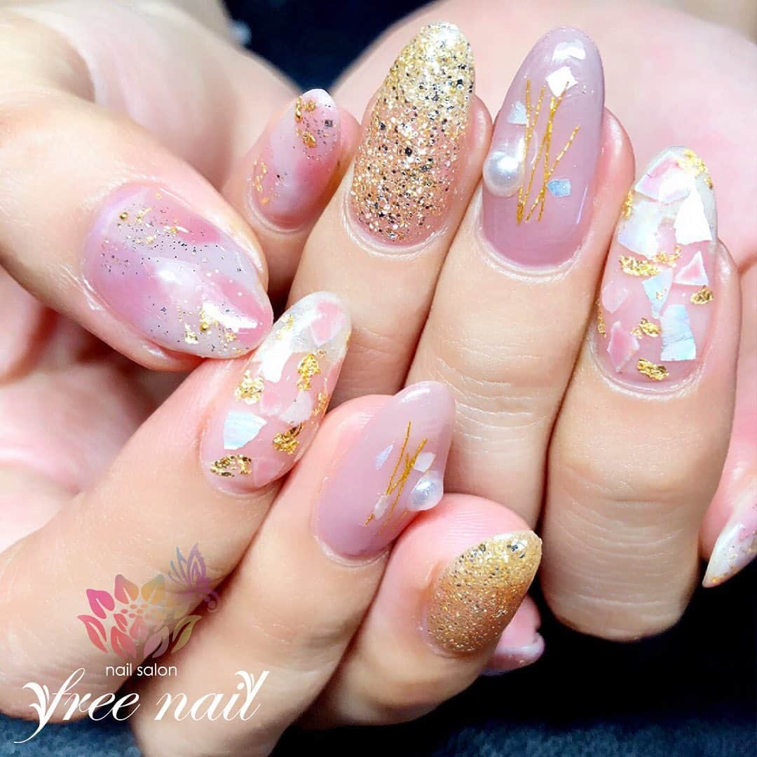 free nail フリーネイルさんのインスタグラム写真 - (free nail フリーネイルInstagram)「. お客様ネイル💅🏻🍍✨ . ピンクシェルネイル🐚✨ . スイートな透明感💠💗✨ . ご来店ありがとうございました🙇🏻‍♀️🙇🏻‍♀️🙇🏻‍♀️💗 . #ネイル #フリーネイル #ネイルアート #ジェルネイル #ネイルサロン #大阪ネイルサロン #ネイルデザイン #ネイルチェンジ #シェルネイル #埋め込みネイル #タイダイネイル #グリッターネイル #金箔ネイル #パールネイル #キンノイト #ピンクネイル #デザインネイル #シンプルネイル #トレンドネイル #大人ネイル #夏ネイル #美甲 #日式美甲 #summernails #nailsart #nailsalon #nailsdid #newnails #newnail #freenail」7月6日 16時00分 - freenail_jpn