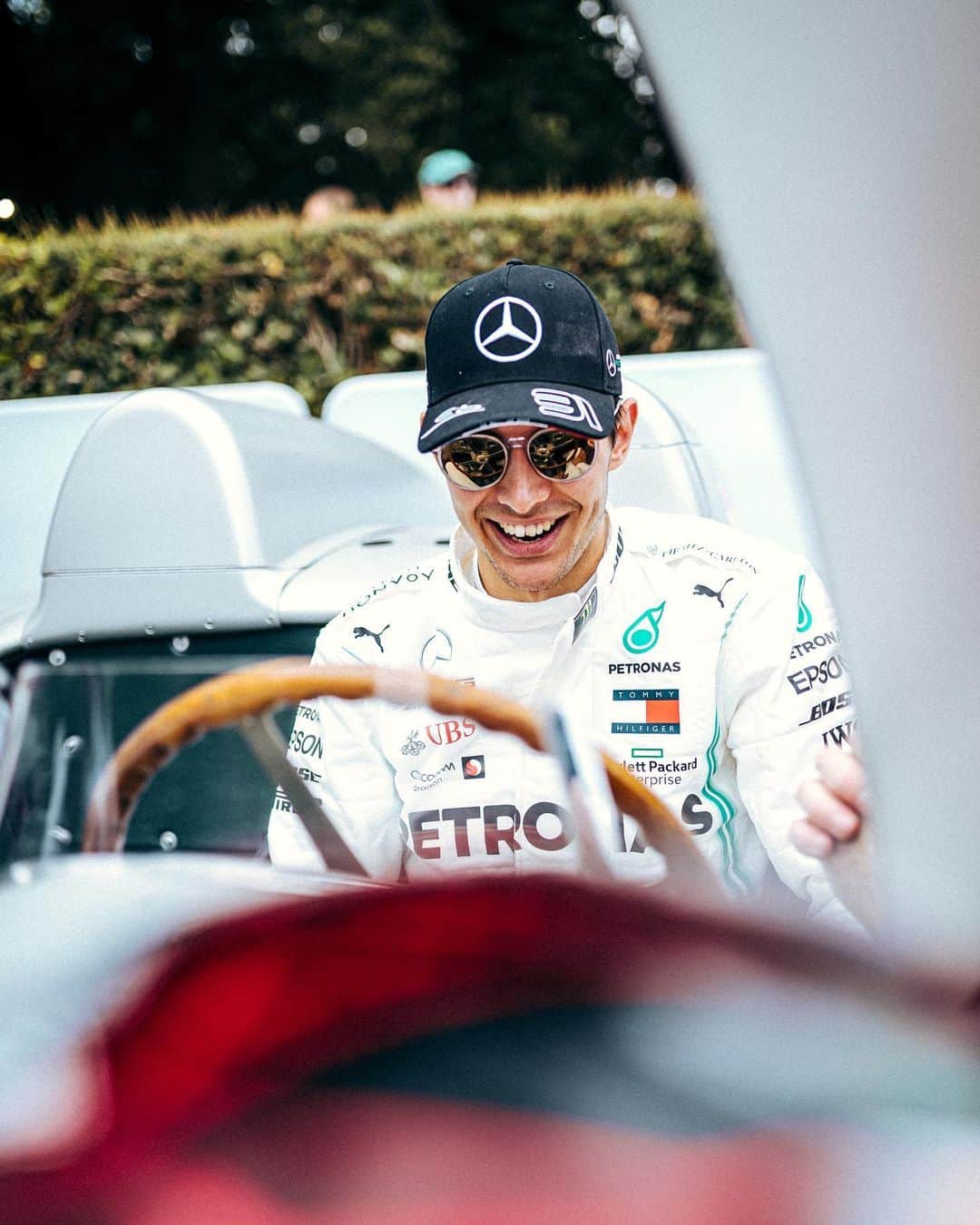 MERCEDES AMG PETRONASさんのインスタグラム写真 - (MERCEDES AMG PETRONASInstagram)「The fun continues here at @fosgoodwood. 🤩 • #F1 #Formula1 #FormulaOne #Mercedes #MercedesAMGF1 #MercedesAMG #MBClassic #FOS #EO31」7月6日 16時05分 - mercedesamgf1