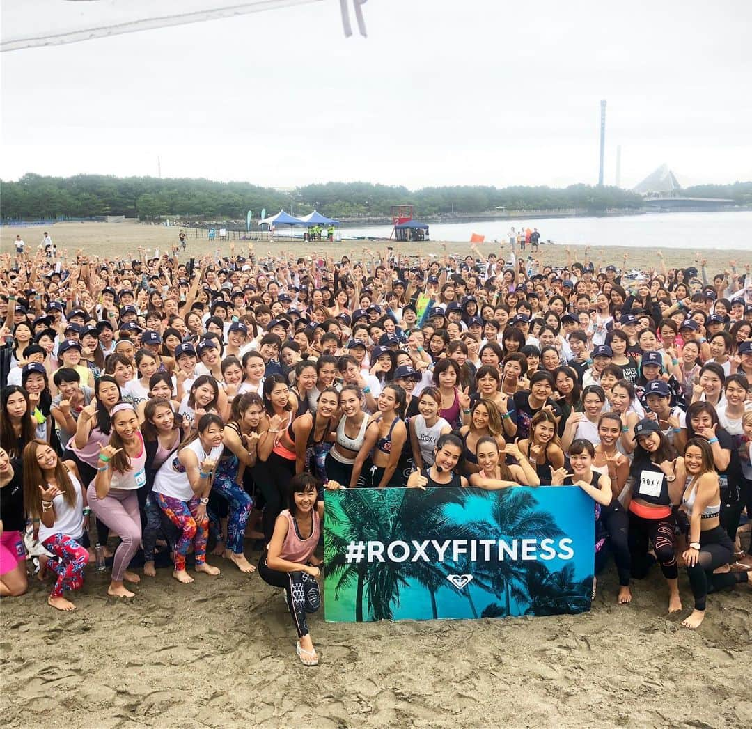 田中律子さんのインスタグラム写真 - (田中律子Instagram)「ROXY FITNESS RUN SUPYOGA🏃‍♀️🏄‍♀️🧘‍♀️ 雨予報の中☂️なんとか、イベントは無事に終了ー🙌 参加してくれたみなさま、ありがとうございましたーー🙏 ROXY FITNESS RUNSUPYOGA横浜は、2DAYS❗️明日も八景島海の公園にて開催でーす🙌明日参加されるみなさま、少し肌寒いかもなので、暖かい服装でお越しくださいね🙏お会い出来るの楽しみにしていまーす🎉  #roxyjapan  #roxygirl  #roxyfitness  #roxyfitnessrunsupyoga  #beachlife  #yogalife」7月6日 16時17分 - ri2kotanaka