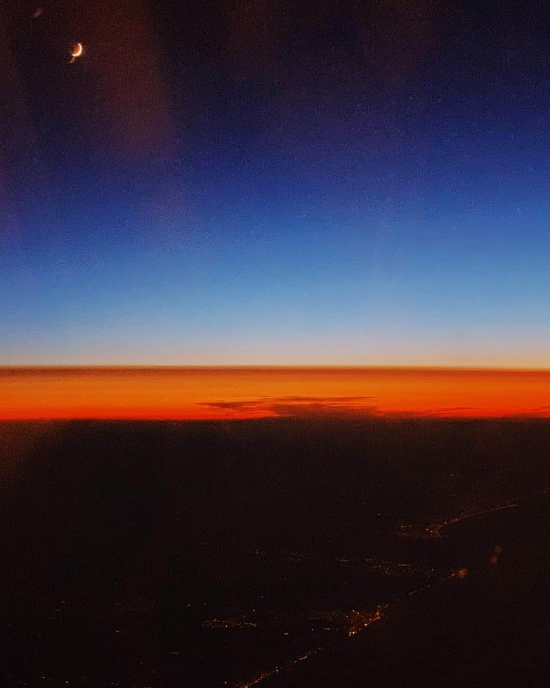 リウ・ウェンのインスタグラム：「#WenInFlight」
