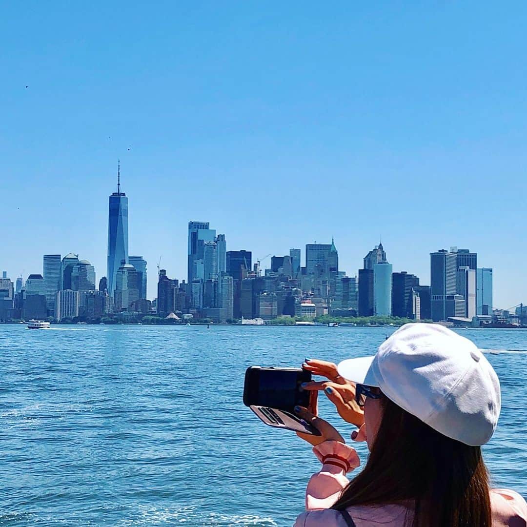 神田うのさんのインスタグラム写真 - (神田うのInstagram)「Got on a tour boat and showed my daughter the Statue of Liberty.☺️ #statueofliberty#自由の女神#自由の女神像 #nyc#newyork#newyorkcity#manhattan#マンハッタン#ニューヨーク#ニューヨーク旅行#家族#母娘#親子リンクコーデ#親子コーデ#お揃いコーデ#matchingfashion#matchingcordinate#神田うの#unokanda」7月6日 16時22分 - unokandaofficial