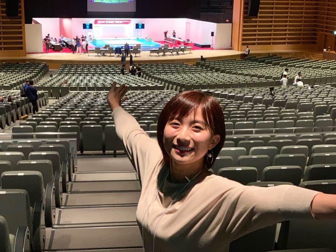 山本雪乃さんのインスタグラム写真 - (山本雪乃Instagram)「今日は、 READY STEADY TOKYOと題した、 ウェイトリフティングのテストイベントの取材に行ってきました。  会場は、 東京国際フォーラムです。  普段はコンサートなどが行われる会場ですが、 来年はここでオリンピックがみられるんです^ ^  ウェイトリフティングの、 手に汗握るドキドキ感、 そして、 次に何キロをあげるかという 駆け引きなど、  息をのむ展開を、 この大きな会場で見られると思うと、 本当に楽しみで仕方ありません。  およそ5000席。 お客さんで埋め尽くされたときの、 どよめきと静けさを 想像するだけで鳥肌が立ちますね。  明日のTOKYO応援宣言、 ぜひご覧ください^ ^  #ウェイトリフティング  #東京国際フォーラム  #東京2020  #tokyo応援宣言  顔まんまるで、 すみません😂」7月6日 16時40分 - yukino_yamamoto5