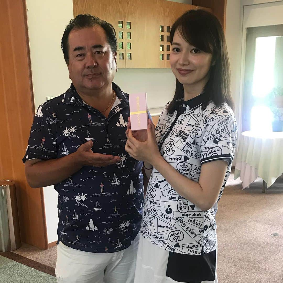 三枝こころさんのインスタグラム写真 - (三枝こころInstagram)「ringolfオープン🍏⛳️7月は盛りだくさん。 なんと5会場で開催されます！ 5日ザ・カントリークラブ・ジャパン 7日太平洋クラブ宝塚 14日瀬田ゴルフコース 西コース 22日太平洋クラブ軽井沢 白樺コース 28日いわむらカントリークラブ 私も出来る限り経過を見ながら、足を運びたいと思っています☺️ 今のところ7月の滋賀県で行われる瀬田の会場は行けなさそうです😭 会場では2019年新作グッズの販売をメインにやっていますが、サインや写真撮影なども対応しますのでお気軽にお声がけ下さい。 会場では安産祈願を持ってきて下さったり、全種類のウェアを買って下さったり、今までのマーカーを全てキャップに付けてくれたりとringolf愛が溢れています😍 ありがとうございます。 さて今日は太平洋クラブ宝塚コースに向かっています⛳️ #ゴルフ女子  #ringolfオープン #7月は盛りだくさん #golf #愛が溢れてます #ザカントリークラブジャパン #太平洋クラブ佐野ヒルクレスト」7月6日 16時48分 - kokoro_golf