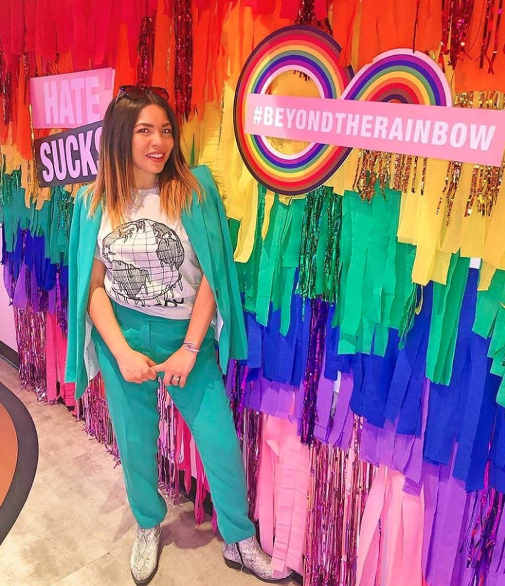 Benefit Cosmetics UKさんのインスタグラム写真 - (Benefit Cosmetics UKInstagram)「Show us your PRIDE 🌈✨ We've had a magical week so far celebrating #londonpride2019 with @skinnydiplondon, getting #outnbrowd for a series of PRIDE educational events & panellist LBGTQ+ conversations. 👏 The celebrations DON'T stop there, join us for the LAST day of the #beyondtherainbow @hatesucks pop up to get your BROWS ready for #londonpride & support @diversityrm @mindoutlgbtq @ukblackpride 🌈 . . #regrams in order from @m.rbeauty, @lucylondonofficial, @jamieandfifi & @dolly_pawton, @bellaandbunny_, @makeupdeen & @lalaloveofficial you all SLAY 👏💕 #benefit #beauty #pride #londonpride #outnbrowd #hatesucks #beyondtherainbow . . . 📷 Image Description: A collection of PRIDE regrams from the @skinnydiplondon x benefit hate sucks pop up.」7月6日 16時49分 - benefitcosmeticsuk