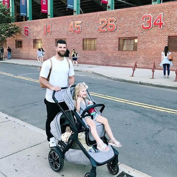 nunaさんのインスタグラム写真 - (nunaInstagram)「Spotted:  @marcus__walden strolling around Fenway Park with his girls in our DEMI™ grow.  PC: @nichole_walden *DEMI grow shown in Frost #Nuna #Nuna_US #BRSxNuna #DEMIgrow #stroller #marcuswalden #MLB #Celebrity #BRS #Babygear #fenwaypark https://www.nunababy.com/demi-grow-usa」7月6日 23時00分 - nuna_usa