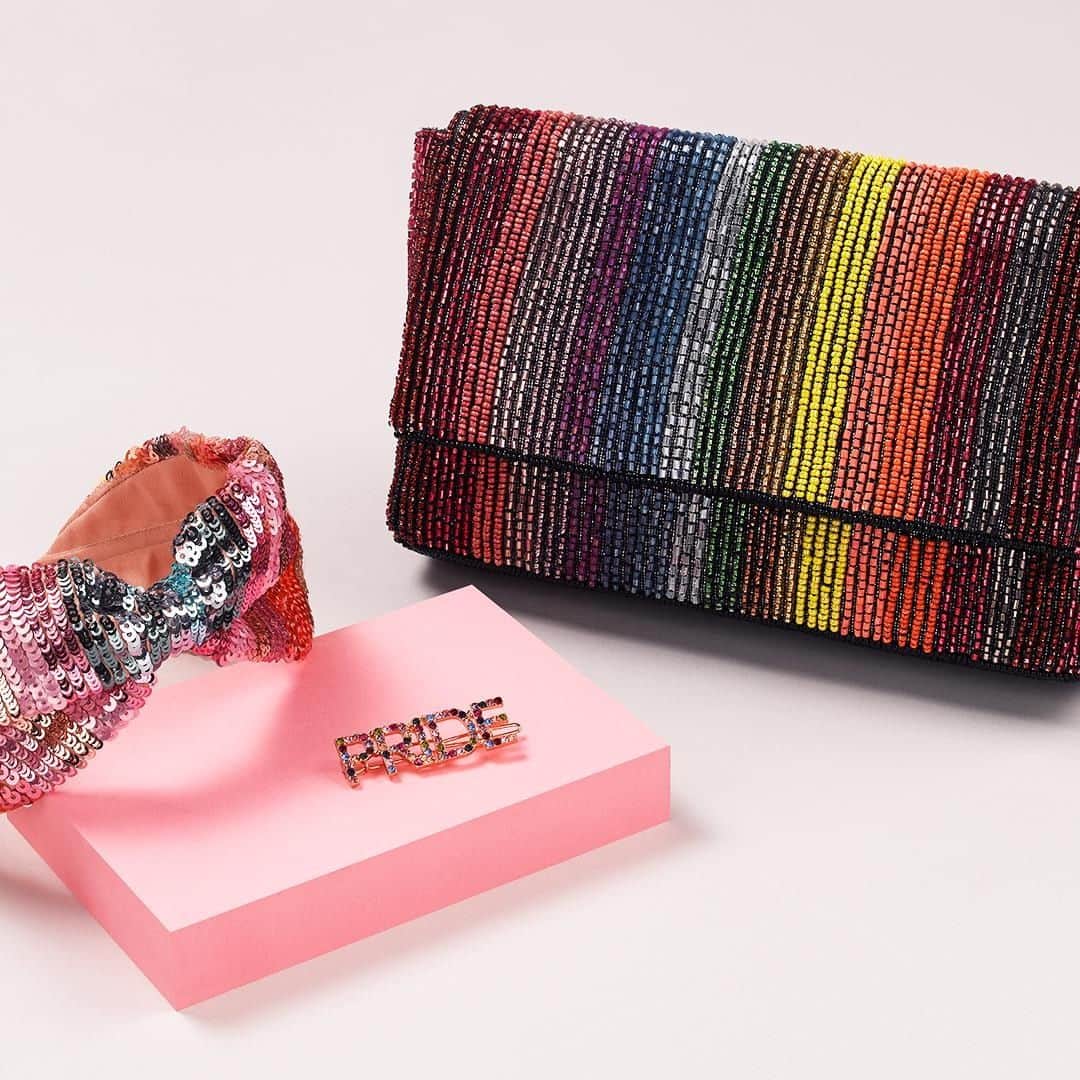 アクセサライズのインスタグラム：「Introducing the finishing touches to your London Pride look... more is definitely more with touches of glam and sequins galore. 🔍Bag - 7906579900 🔍Headband -7906579900 🔍Clip - 7868799900  Tap the link in the bio to shop the look now. #Accessorize #LondonPride #Pride」