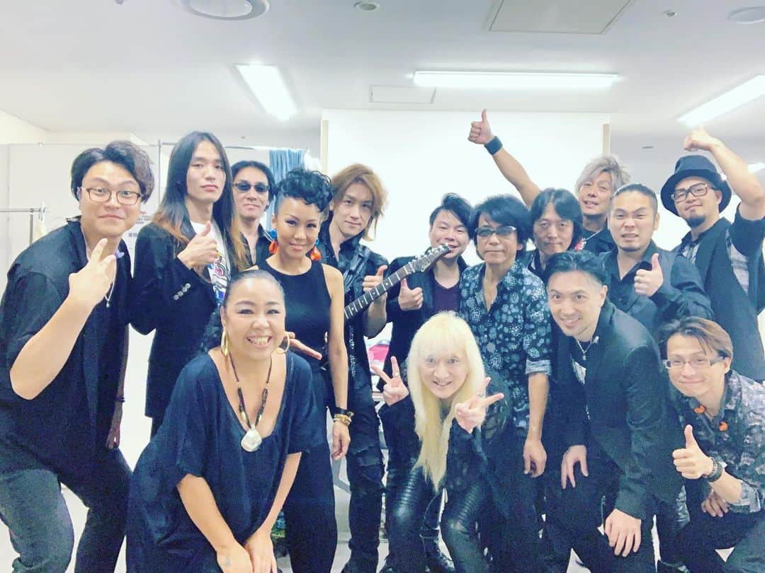 YOKANさんのインスタグラム写真 - (YOKANInstagram)「幕張メッセにて 矢沢永吉さんのイベント 『ONE NIGHT SHOW 2019』 超盛り上がって終了❣️ ライブ途中に日本テレビ系列 『THE MUSIC DAY』の中継も入り 旧友のスカパラメンバーや その他 ゲストの方々のとセッションも 楽しかったです…🎵 ありがとうございました…✨ ※今回の サポートメンバーで記念写真…📸 #YOKAN #矢沢永吉 #yokanlive #幕張メッセ #onenightshow2019 #日本テレビ #themusicday #楽しいセッション」7月6日 23時01分 - yokanstudio