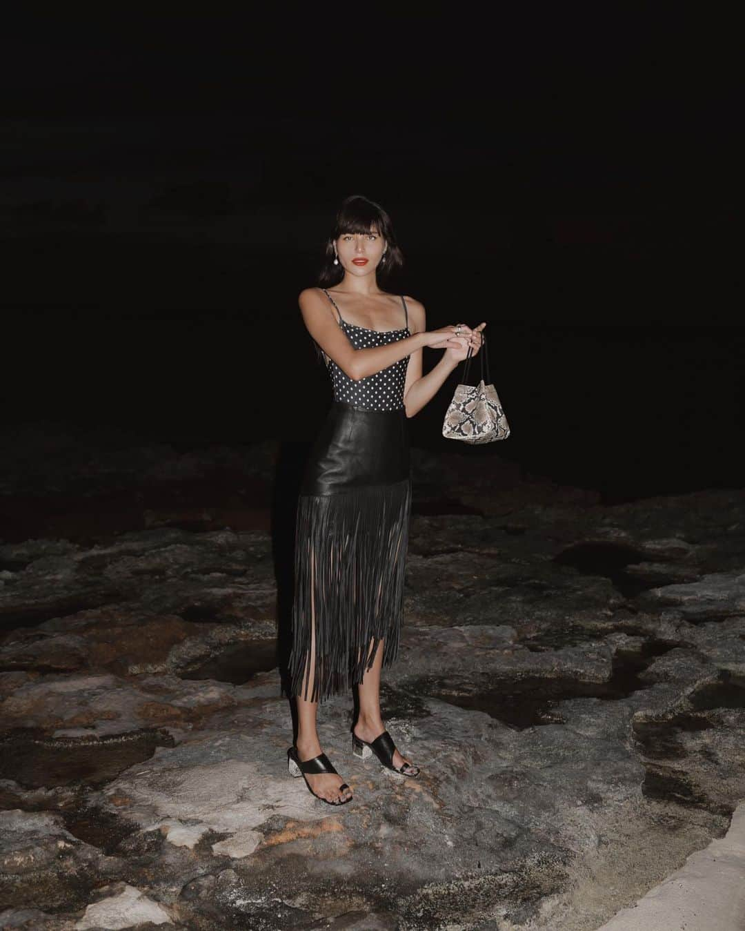 ナタリー・スアレスさんのインスタグラム写真 - (ナタリー・スアレスInstagram)「Nighttime by the sea. 🌊」7月6日 23時07分 - natalieoffduty