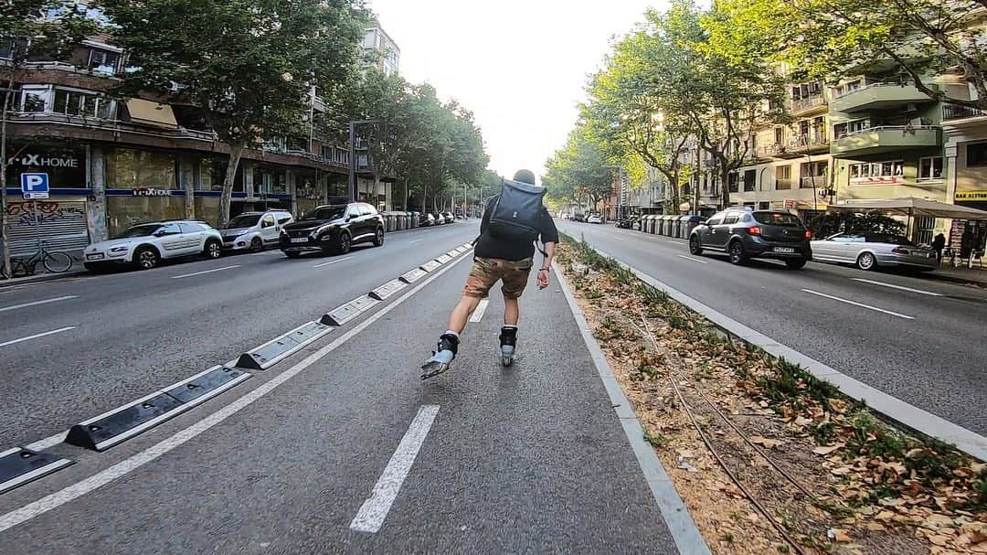 安床武士さんのインスタグラム写真 - (安床武士Instagram)「Barcelona morning skating💯 自転車道が普及してるバルセロナでは街をインラインスケートで滑っている人もよく見かけます。 最高に気持ちいい朝の運動でした👍 @goodskates_inc  @usdskates  @canamonroad_japan  @lzbn_official  @papasu1048  #barcelona #inlineskate #GoProJP #goprohero7 #バルセロナ #朝活 #インラインスケート #安床武士 #takeshiyasutoko #LZBN #歩いてる時とは違う街の見え方」7月6日 17時43分 - takeshiyasutoko