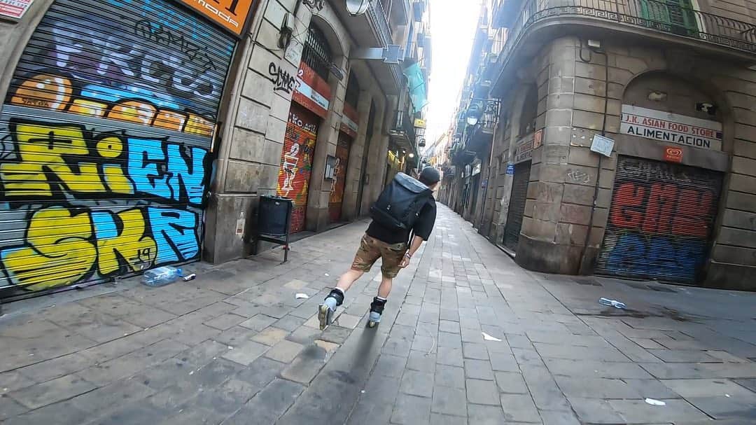 安床武士さんのインスタグラム写真 - (安床武士Instagram)「Barcelona morning skating💯 自転車道が普及してるバルセロナでは街をインラインスケートで滑っている人もよく見かけます。 最高に気持ちいい朝の運動でした👍 @goodskates_inc  @usdskates  @canamonroad_japan  @lzbn_official  @papasu1048  #barcelona #inlineskate #GoProJP #goprohero7 #バルセロナ #朝活 #インラインスケート #安床武士 #takeshiyasutoko #LZBN #歩いてる時とは違う街の見え方」7月6日 17時43分 - takeshiyasutoko