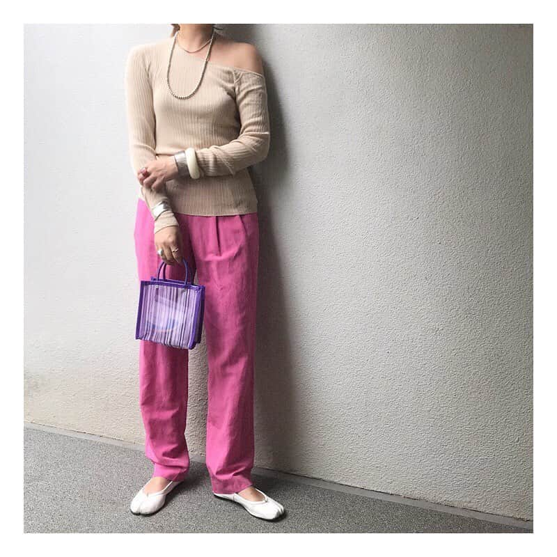 船曳ひろみさんのインスタグラム写真 - (船曳ひろみInstagram)「いつかのふく ─────────────── #fashion  #rokubeautyandyouth  #pi_ootd」7月6日 17時52分 - hiromi_funabiki