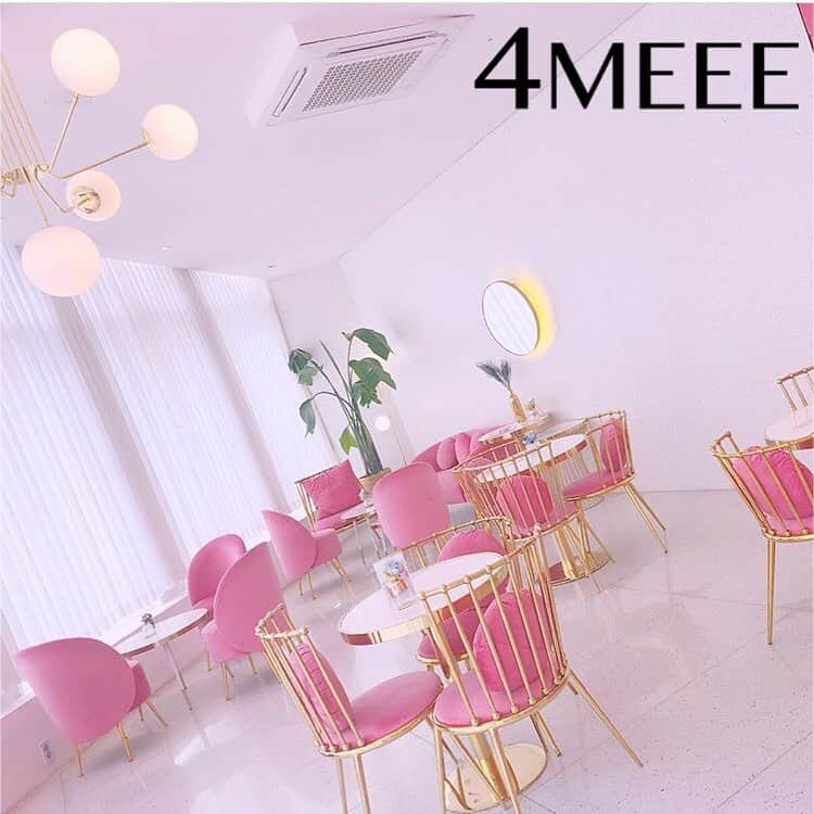 4meee!さんのインスタグラム写真 - (4meee!Instagram)「. . @4meee_com をタグ付けしてくださった ステキな投稿をご紹介❤️ . おしゃれ女子ならば一度は行きたい韓国🇰🇷 韓国にはおしゃれなカフェや 写真映え確実な可愛いお店がたくさん💓😍 CARIN Hongdae Loungeは ピンクを基調とした可愛いカフェ☕️ 朝一で行くと人も少なく こんなおしゃれな店内で撮影ができるそう😆💕 韓国に行った際はぜひ❣️ . 📷 @chanchuu0925 . ✳︎✳︎✳︎✳︎✳︎✳︎✳︎✳︎✳︎✳︎✳︎✳︎✳︎ . @4meee_com をタグ付けして 投稿してくださいね💋 ステキな投稿は紹介させていただきます🌸 . #4MEEE#フォーミー#女子力向上委員会#アラサー女子#韓国#韓国カフェ#韓国旅#韓国ファッション#韓国グルメ#韓国好き#韓国情報#韓国大好き#韓国ブランド#カフェ巡り#カフェ好き#カフェご飯#カフェ活#CARINHongdaeLounge」7月6日 18時02分 - 4meee_com