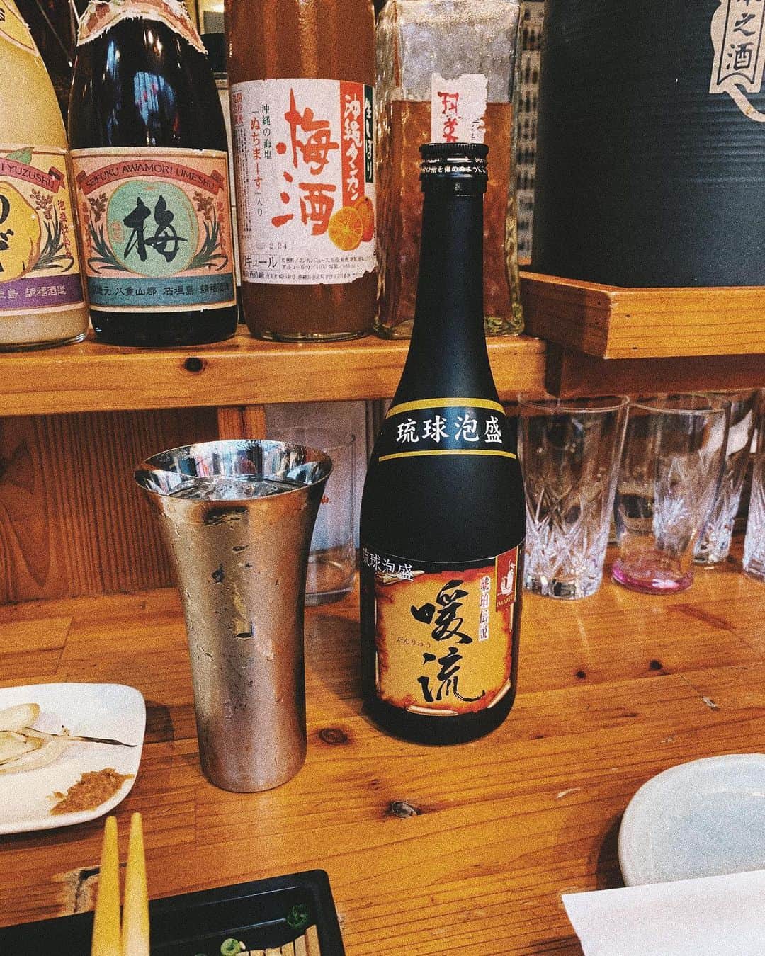 山川就史のインスタグラム：「🍶 #jj #tflers #tbt #japan #okinawa #泡盛 #暖流 #ソーダ割り #ダンボール」
