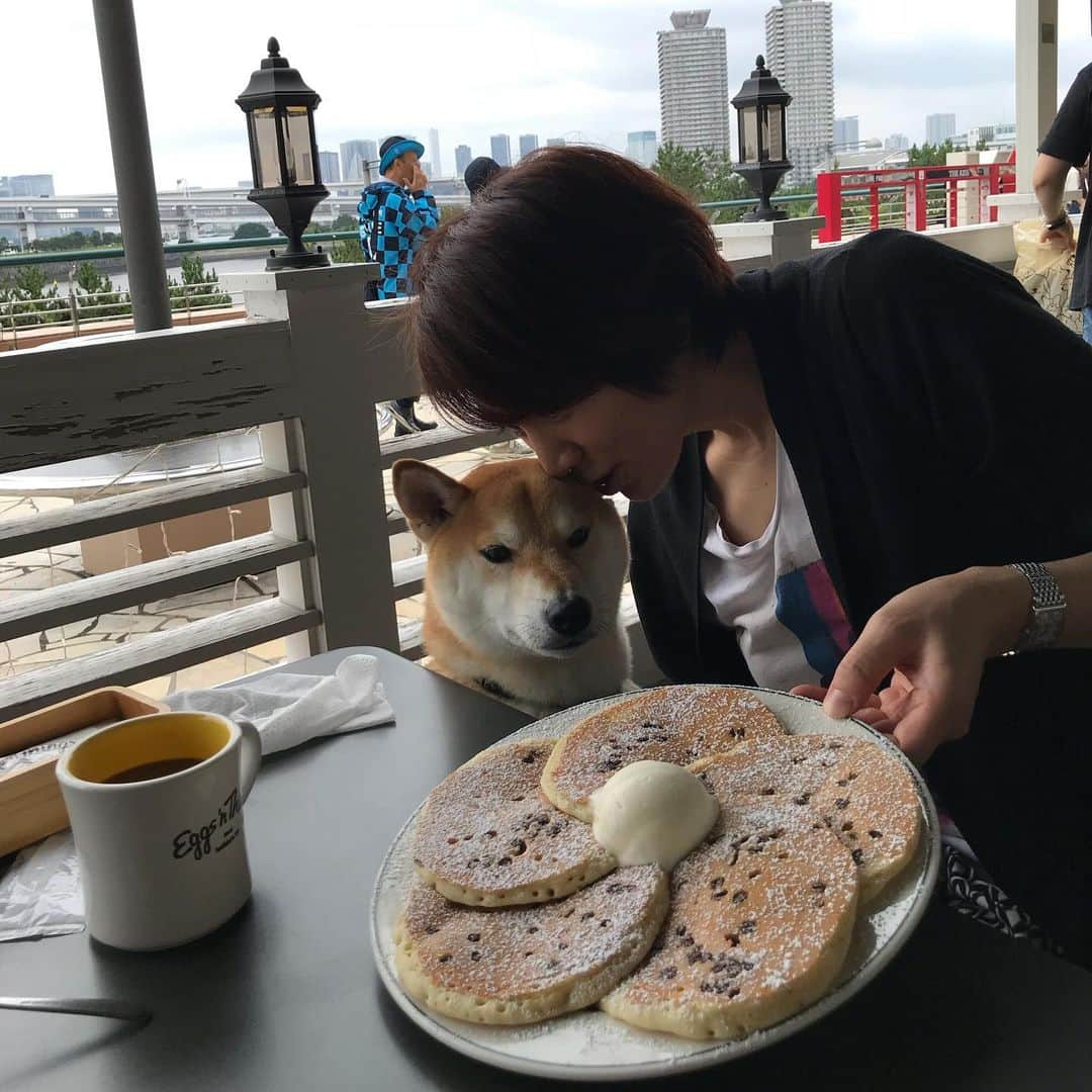 高橋みゆきのインスタグラム：「パンケーキ🥞食べた🎶パンケーキ🥞食べた🎶 #パンケーキ #チョコ #クラ吉」