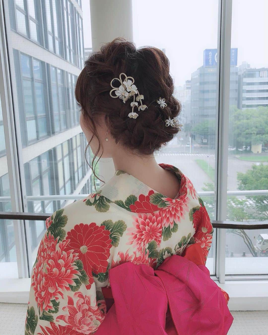 清里千聖さんのインスタグラム写真 - (清里千聖Instagram)「. 今日の浴衣もヘアスタイルも、 好みな感じでお気に入りでした🥰💕. ちょっと久しぶりの公開生放送 みなさんありがとうございました🥺❤️. #zipfm #ラシック #三越 #funnybuddy #ファニバー #浴衣 #浴衣ヘア #japanesegirl  #hairarrange #kusuki #七夕 #和装 #浴衣女子 #浴衣ヘアアレンジ #cute #hairarrange #japanesegirl #radiodj #beautiful #instagood #愛知 #名古屋 #아웃핏 #옷스타그램 #오오티디 #맛집 #얼스타그램 #뷰티스타그램 #yukata #instalove」7月6日 18時30分 - chiseikiyosato