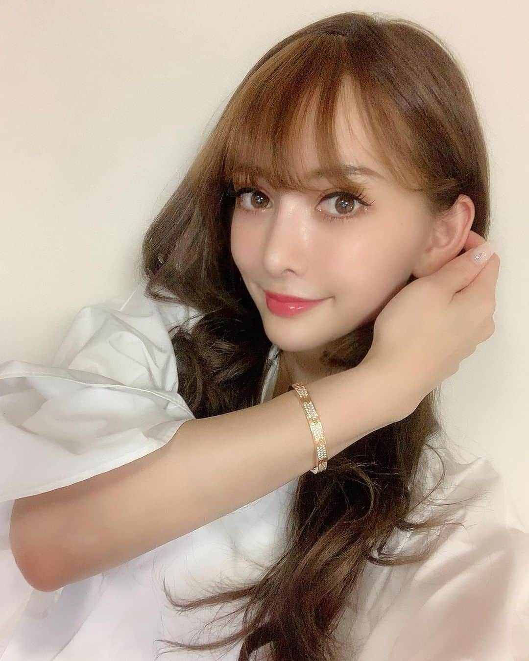 伊東亜梨沙さんのインスタグラム写真 - (伊東亜梨沙Instagram)「💗💗💗 .  @venus_beauty_clinic で月一のお肌ケア✨ 本日もハイドラフェイシャル,プラズマシャワー🚿 オゾンクレンズ,高濃度ビタミンＣ点滴してきました🍋 . 定期的に行ってるとお肌本当変わってくる🥰 . .  @addict_care で4回目の髪質改善トリートメントを終え、髪の毛もブローしなくても寝起きからサラサラになった💕 . 美容大好き❤️ . . #venusbeautyclinic #ハイドラフェイシャル #プラズマシャワー #高濃度ビタミンc点滴 #addictcare #髪質改善 #水素トリートメント」7月6日 18時38分 - arisa__917m