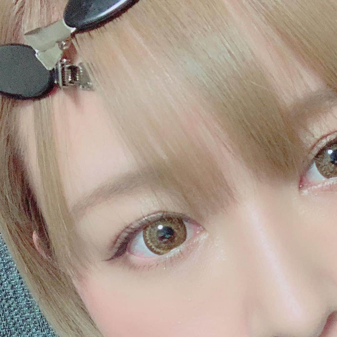 歩乃華（ほのらん）さんのインスタグラム写真 - (歩乃華（ほのらん）Instagram)「めっちゃ綺麗に色入れてもらった！色落ちも楽しみ♡笑 ２枚目のビフォーと比べたらだいぶ違う！暗めのグレー！実物はもっと暗め！！先月久しぶりにブリーチしたんやけどやっぱ透明感でるし楽しい😍！！！！トリートメントもしてもらった！トキオトリートメントすごい！みんなもモッズいってみてねぇ🥰」7月6日 18時40分 - honoka7000