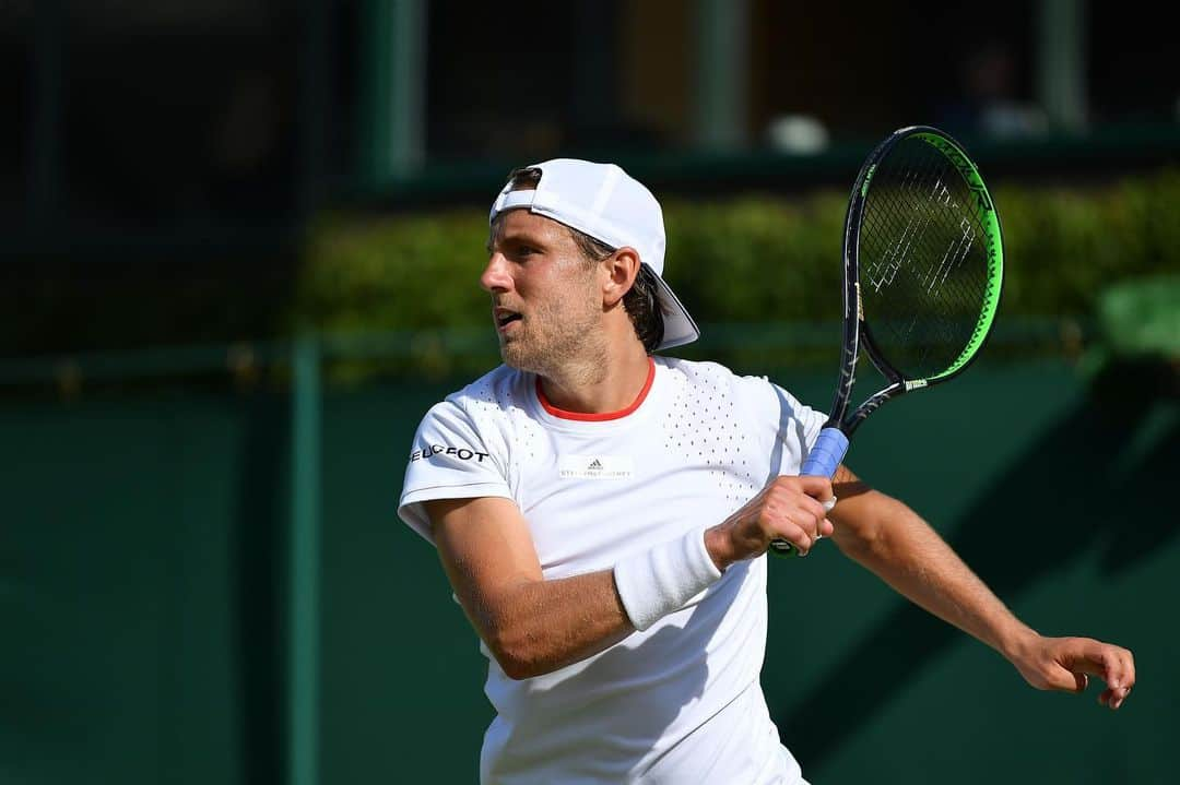 リュカ・プイユさんのインスタグラム写真 - (リュカ・プイユInstagram)「Let’s give everything out there today against Roger!💪🏻👊🏻 @wimbledon #Allez 🌱🌱🌱🌱⚡️⚡️🔥🔥 ( 📸 @antoinecouvercelle )」7月6日 18時56分 - lucaspouille