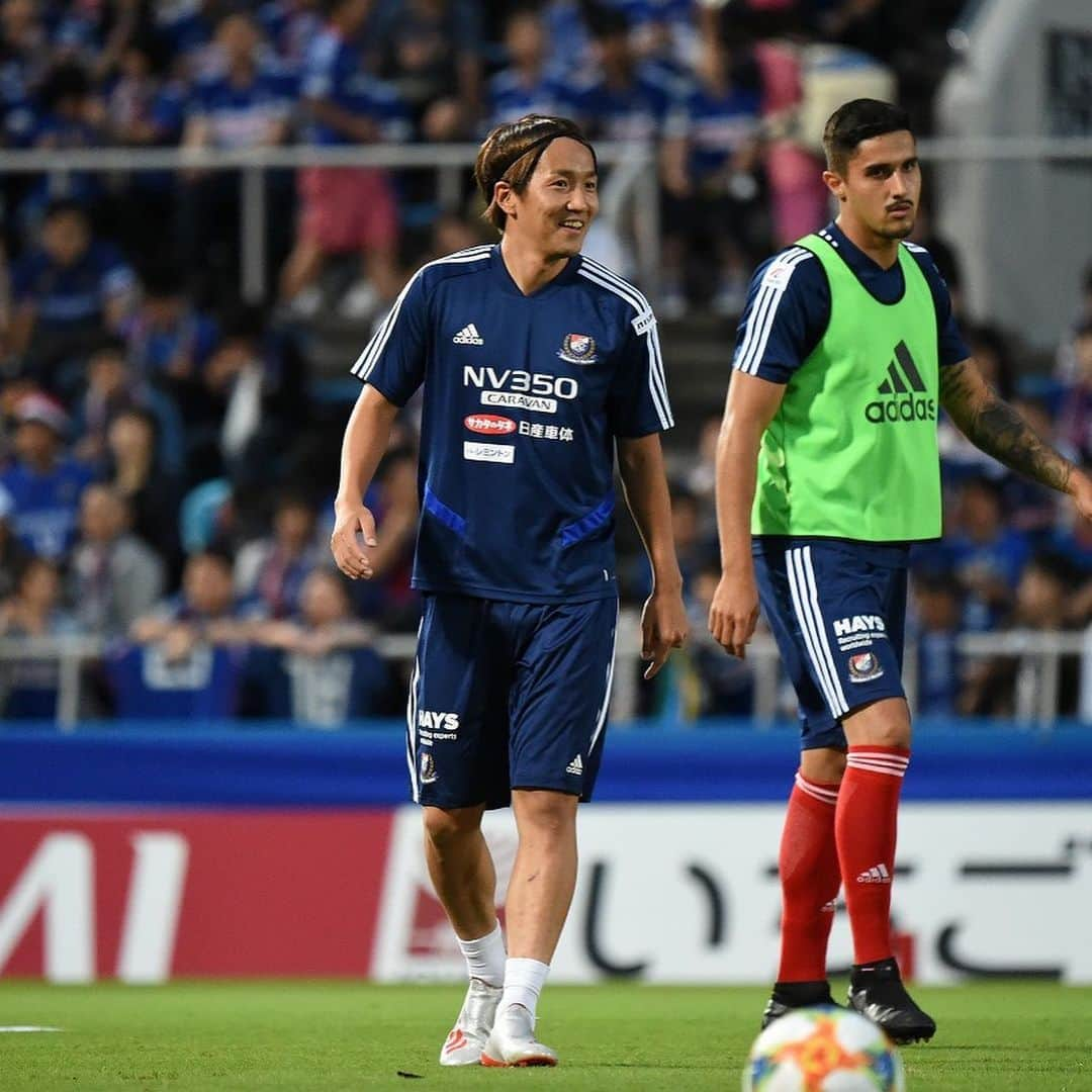 横浜F・マリノスさんのインスタグラム写真 - (横浜F・マリノスInstagram)「AJ🌈✨ #fmarinos #天野純 #JunAmano #jleague #Jリーグ #warmup #ウォームアップ #ニッパツ三ツ沢球技場」7月6日 19時14分 - yokohamaf.marinos