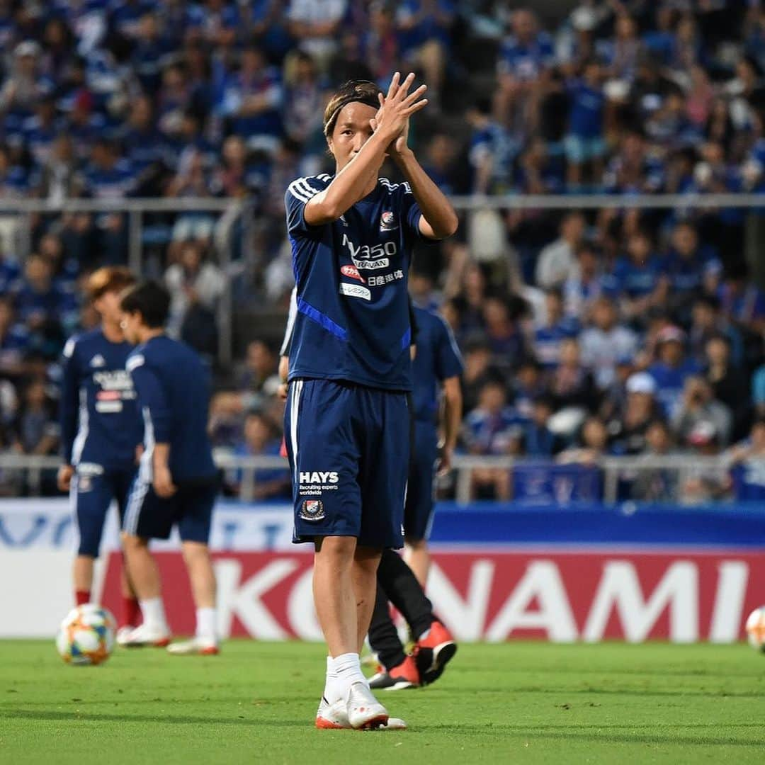 横浜F・マリノスさんのインスタグラム写真 - (横浜F・マリノスInstagram)「AJ🌈✨ #fmarinos #天野純 #JunAmano #jleague #Jリーグ #warmup #ウォームアップ #ニッパツ三ツ沢球技場」7月6日 19時14分 - yokohamaf.marinos