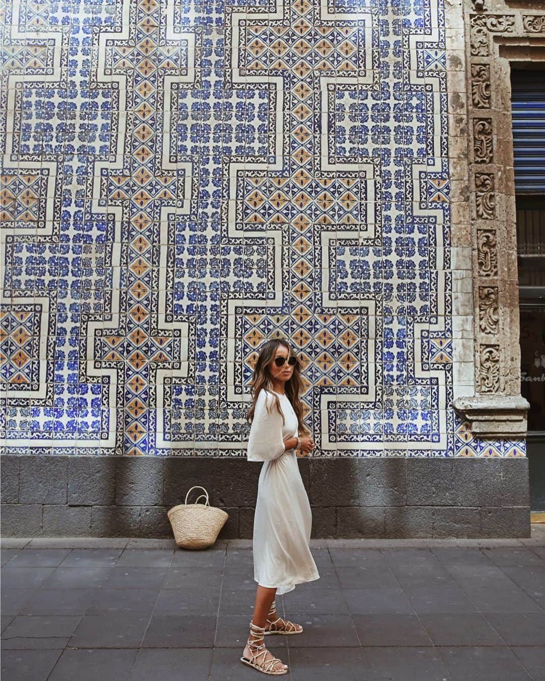 ジュリー・サリニャーナさんのインスタグラム写真 - (ジュリー・サリニャーナInstagram)「Tile inspo. 💙 😍」7月6日 19時47分 - sincerelyjules