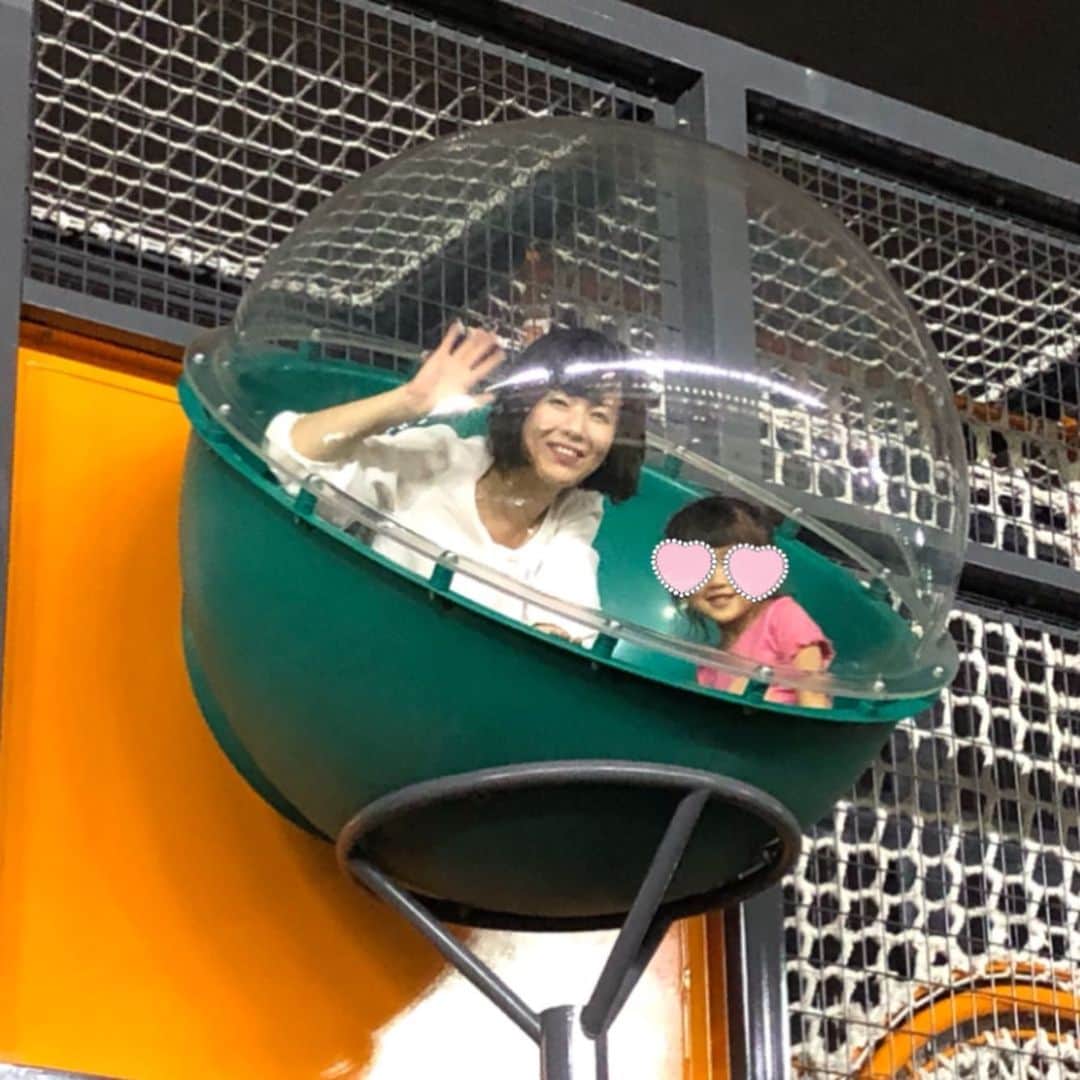 六車奈々さんのインスタグラム写真 - (六車奈々Instagram)「昨日の川崎競馬場。  内馬場は遊ぶところが沢山！ せりは大喜びでした(^^) #川崎競馬場 #内馬場 #遊具 #たのしい #娘と」7月6日 19時55分 - nanarokusha