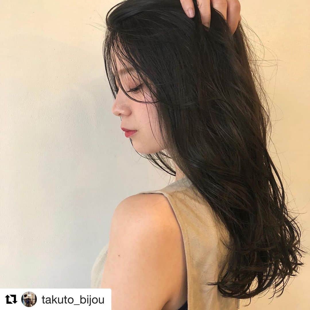 のインスタグラム：「#Repost @takuto_bijou with @get_repost ・・・ . 洗練された美しい暗髪は上品な神戸女性にぴったり🙆‍♂️✨ もちろん仕上げはポリッシュオイル👌 . . . #bijou #神戸 #ヘアカラー #スロウカラー #throwカラー」