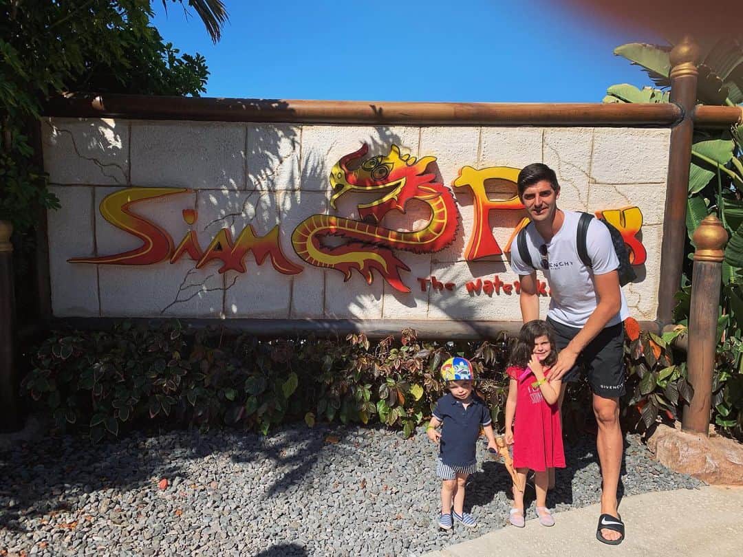 ティボ・クルトゥワのインスタグラム：「Thank you @siampark for a great day yesterday!」