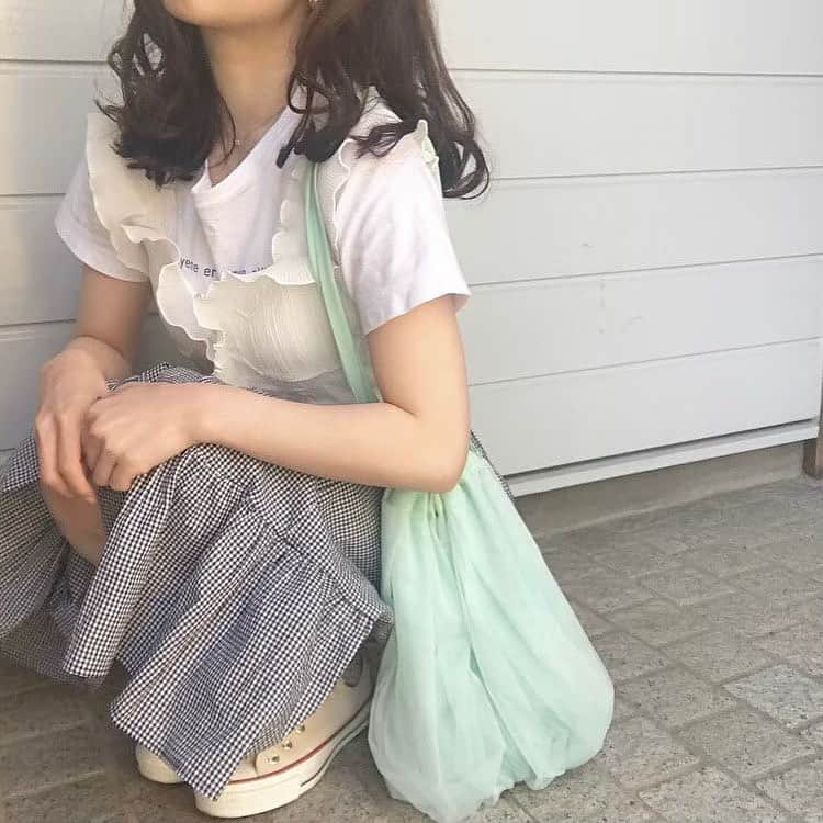 LUCRA（ルクラ）さんのインスタグラム写真 - (LUCRA（ルクラ）Instagram)「夏にぴったりな爽やかコーデ集\( ¨̮ )/ 爽やかめなコーデまとめ🌻 ㅤㅤㅤ  パステルカラーを取り入れると柔らかい印象になります♥ ㅤㅤㅤ  ㅤㅤㅤ  Photo by @yuzutarosu9876  ㅤㅤㅤㅤㅤㅤㅤㅤ ㅤㅤㅤ  LUCRA公式Instagram上で紹介させて頂くお写真を募集中！写真に#lucrajp をつけるかタグ付けして投稿してくださいね♡ ㅤㅤㅤ  #ファッション #コーディネート#お洒落さんと繋がりたい#スニーカー#低身長 #きょコ#足元倶楽部#低身長さんと繋がりたい#インスタ映え#スニーカー女子 #ブラウンコーデ#ワントーンコーデ#プチプラコーデ#コーデ#置き画クラブ#春コーデ#置き画#置き画倶楽部#instagood#instalike#like4like#followme#ootd #fashion」7月6日 20時11分 - lucra_app