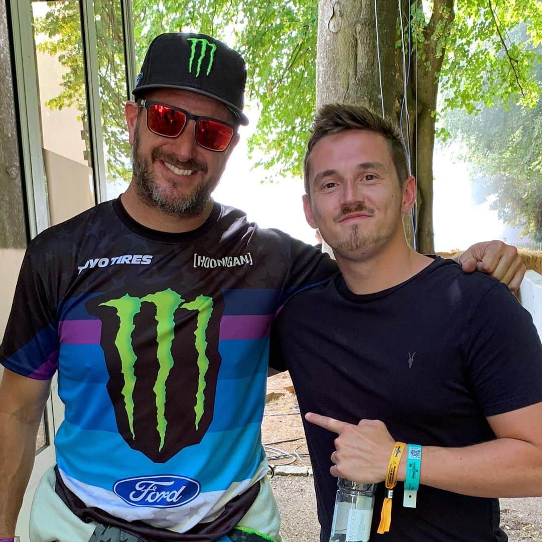 トム・キャセルのインスタグラム：「Met the drifting wizard himself! @kblock43 🤟」