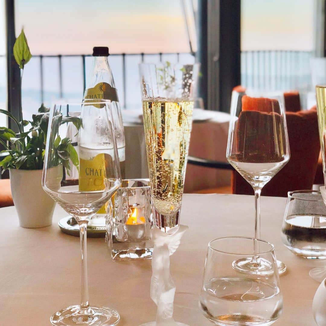 のインスタグラム：「★★★★★ chateau  ezaでディナー🌹 全てがパーフェクト🍷🍷 ・ ・ #ワインがすすむくん🤤 #chateaueza#nice#🇫🇷 #dinner#フレンチ#あん旅」