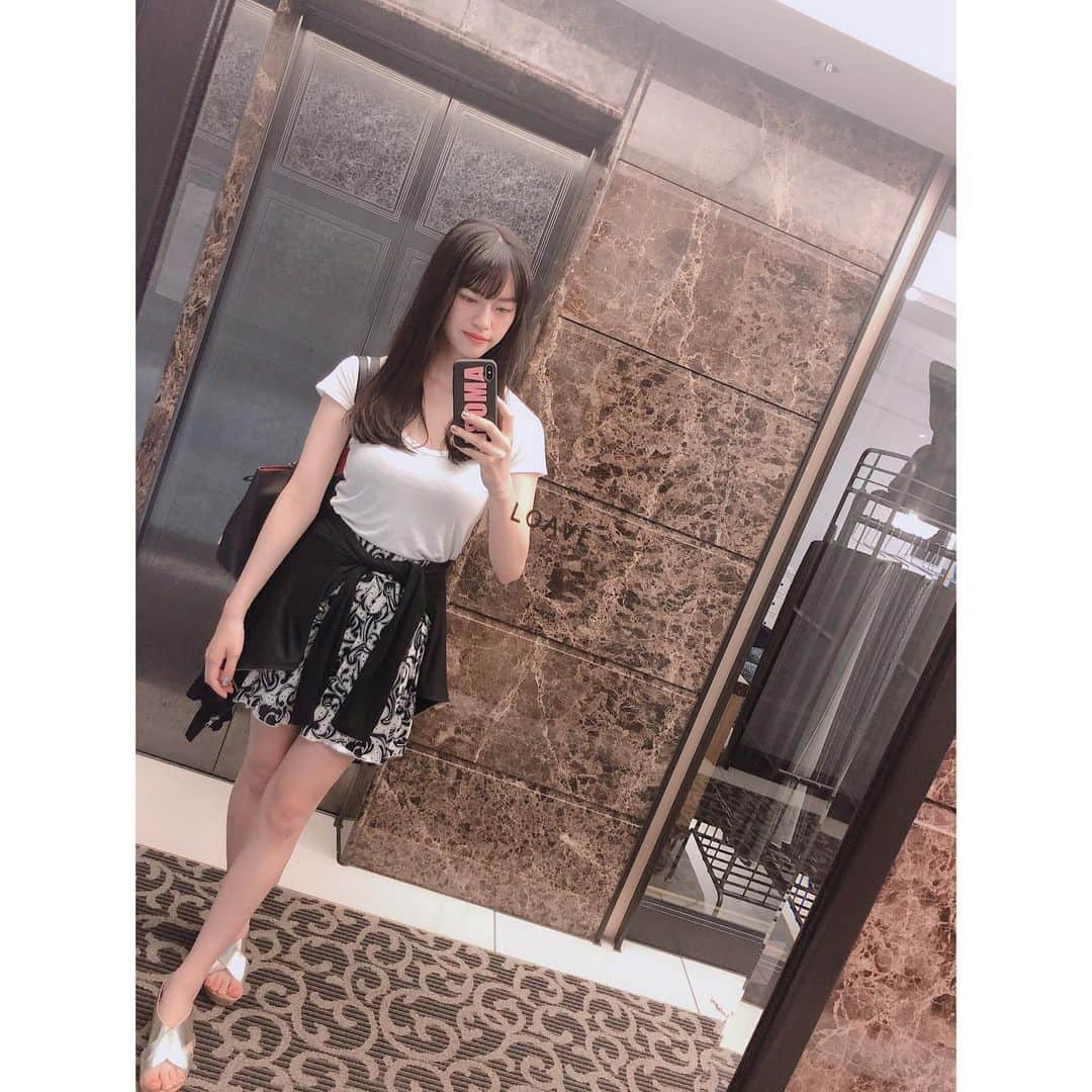 川崎琴之さんのインスタグラム写真 - (川崎琴之Instagram)「昨日は美容室行ってきたよ〜💇‍♀️ ・ ・ #loaveaoyama #loave #青山 #表参道 #美容室 #ロングヘアー #オスカープロモーション #사진 #셀카 #스타일 #일본 #토쿄 #hair #haircut #style #tokyo #omotesando #aoyama #model #instagood #instalove #instafashion #likeforlikes #likeforfollow」7月6日 20時37分 - kotono_0406