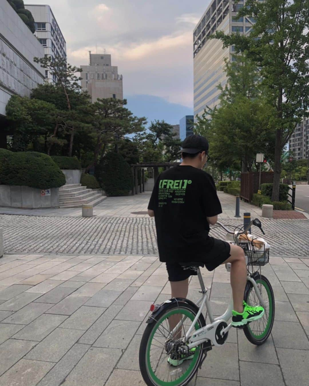 イ・ドンフィさんのインスタグラム写真 - (イ・ドンフィInstagram)「🚴🏻‍♂️」7月6日 20時42分 - dlehdgnl